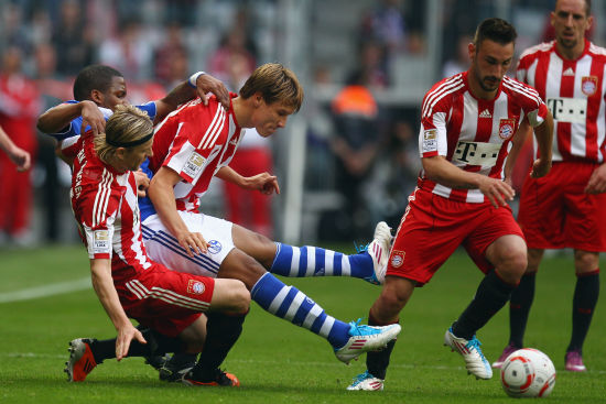 中场铁人再次踢满全场，体能状态亮眼（中场悍将再度打满90分钟，体能爆棚）