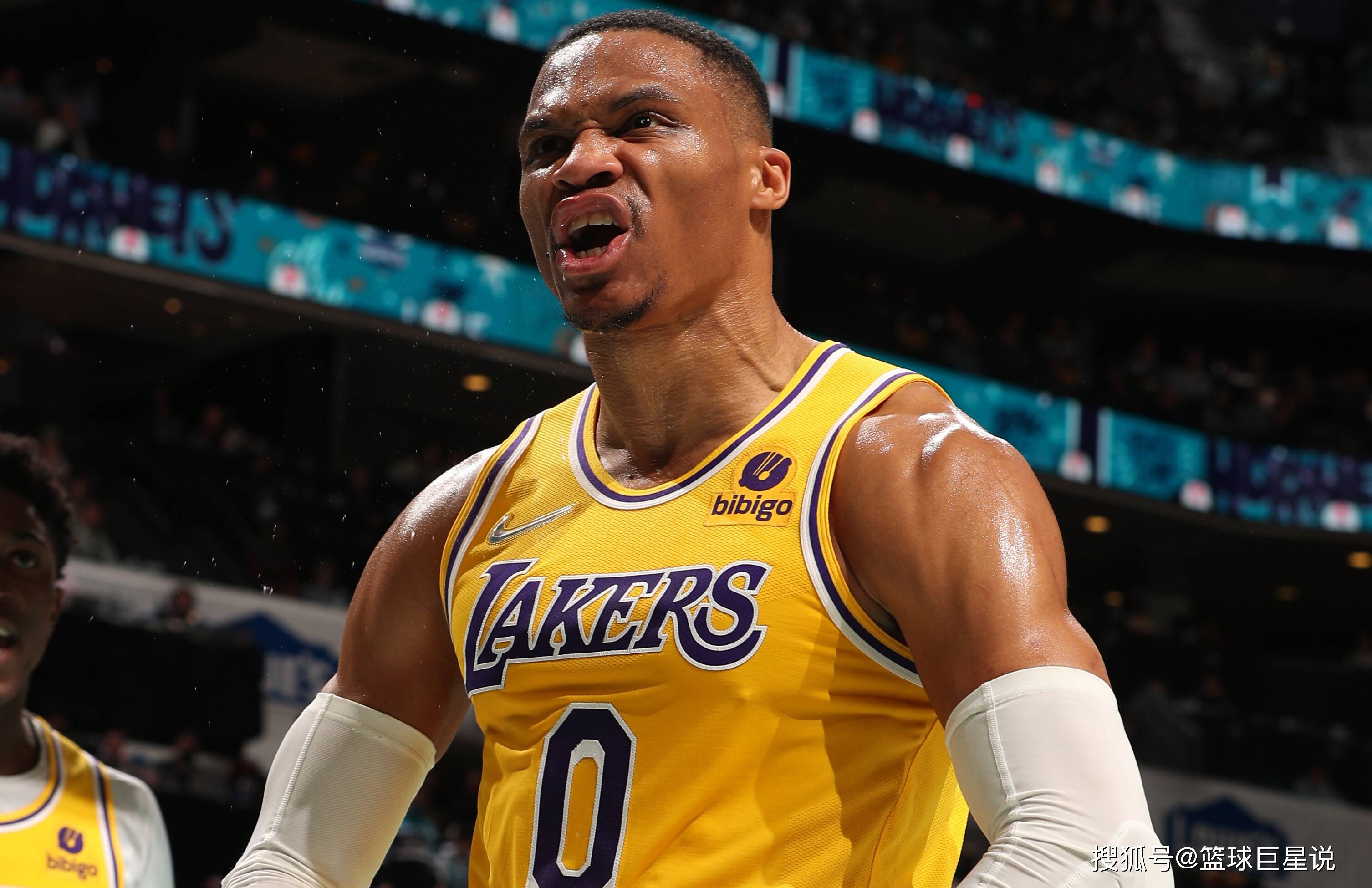 斯玛特：来到湖人让我重获新生，就像小孩第一天上学一样（斯玛特：加盟湖人让我焕然一新，宛如孩子开学第一天）