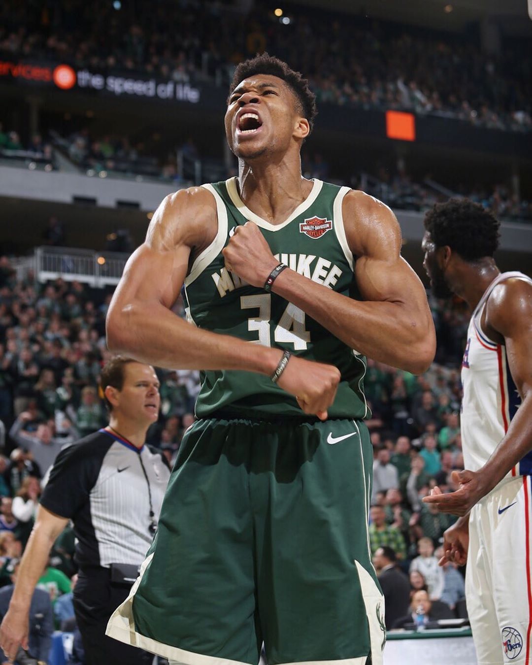 阿尔巴：亚马尔与梅西根本没有可比性；梅西是GOAT（阿尔巴：亚马尔无法与梅西相提并论，梅西是史上最佳）