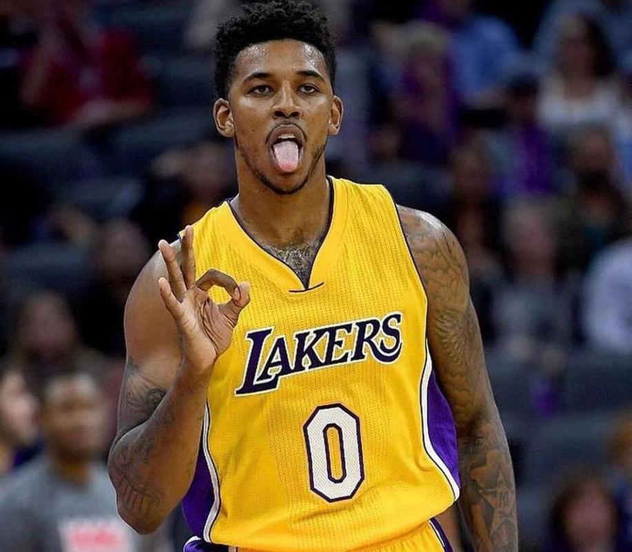 孙继海：不是家里有矿才能踢球，想改变大家这种认知（孙继海：踢球不靠家里有矿，我想打破这种观念）