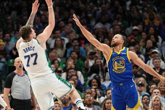 科尔：库明加明日出战成疑，梅尔顿将在客场之旅中迎来复出（科尔称库明加明日成疑 梅尔顿将随客场之旅复出）