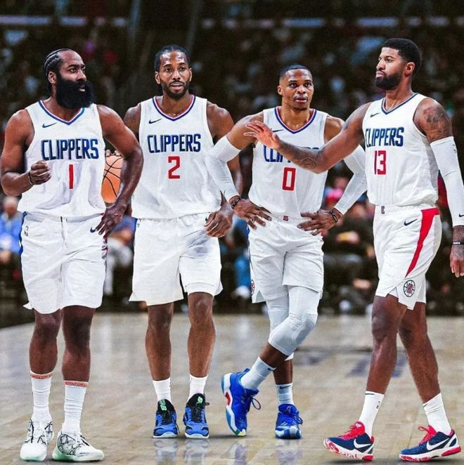 迷失！浓眉一度8中0&全场9中1贡献2分8篮板6助攻（手感冰冷！浓眉一度8投全失，全场9投仅中1，贡献2分8篮板6助攻）