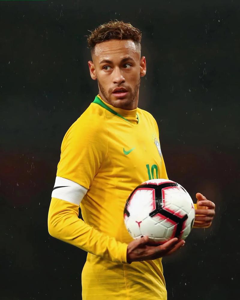 迪马：罗马、那不勒斯、布莱顿有意波尔图19岁中场弗罗霍尔特（迪马：波尔图19岁中场弗罗霍尔特获罗马、那不勒斯与布莱顿青睐）