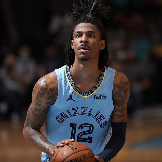 懂球妹采访：她是切尔西球迷，最喜欢阿扎尔和坎特（懂球妹专访：切尔西拥趸，最欣赏阿扎尔与坎特）