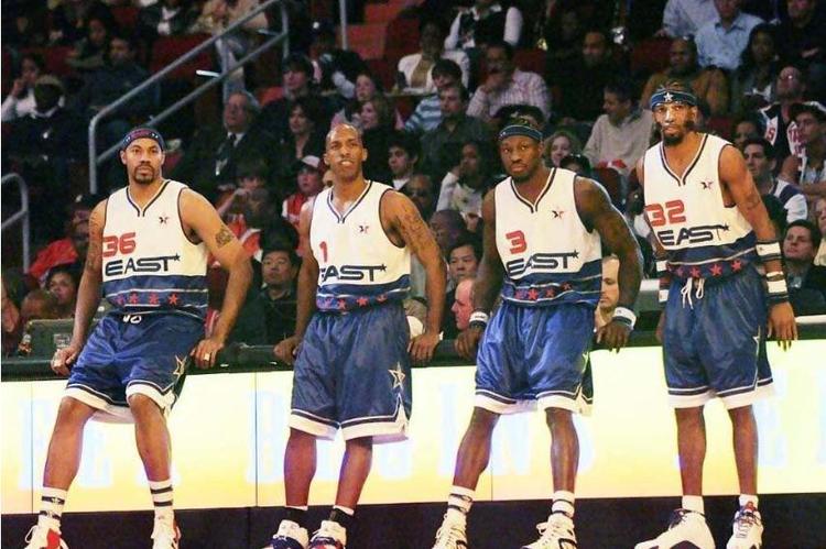 火箭哈登末节爆发连得15分（火箭球星哈登末节狂飙，连取15分）