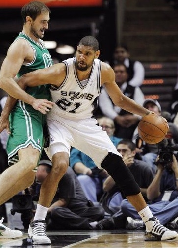 每体：巴塞罗那竞技后卫朗德里-法雷膝盖受伤，或将长期缺阵（每体：巴萨竞技后卫朗德里-法雷膝部受伤，恐长期缺席）